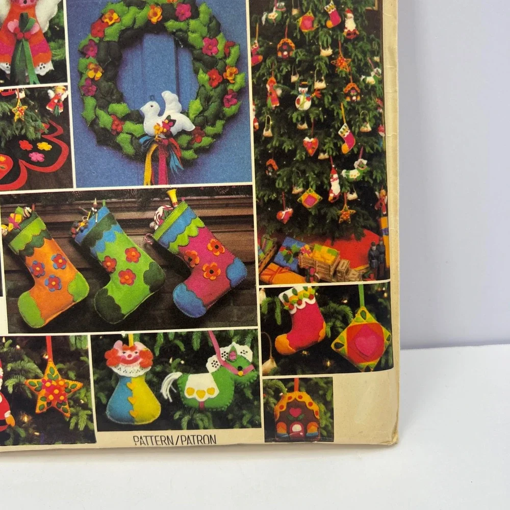 Vogue Santa Pack IV Sewing Pattern 1542 Vtg 70s Felt Ornament Stocking Wreath
